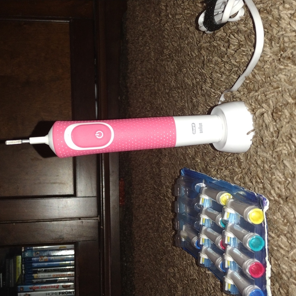 ORAL B toothbrush & Brush heads!